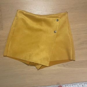 Yellow fix suede Zara skort